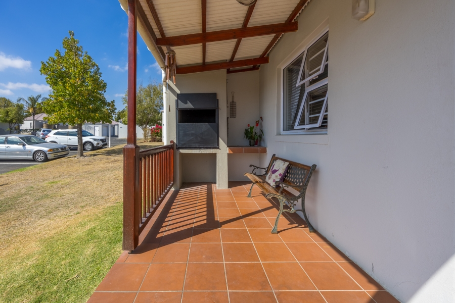 2 Bedroom Property for Sale in The Crest Western Cape